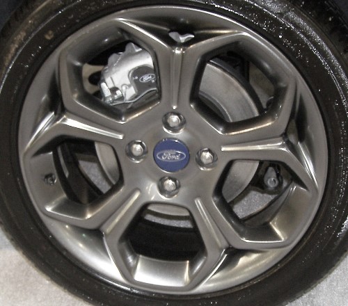 18-19 FORD ECOSPORT SES 17x7 Grooved 5 Y-Spoke SMOKE BRILLIANT
