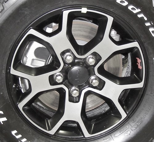 18-21 JEEP WRANGLER RUBICON 17x7.5 Flat Connected 5 Y-Spoke POLISH/BLACK, RED JEEP DECAL