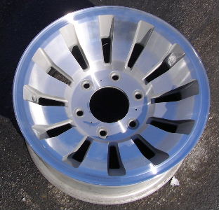 80-83 JEEP CHEROKEE 15x7 Dished 12 Slot w Open Lugs MACHINE/ARGENT