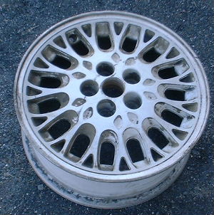 93 CHRYSLER TOWN & COUNTRY 15x6 Forked 15 Spoke Crosslace MACHINE/WHITE