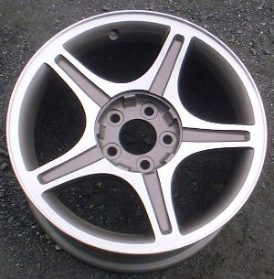 99-04 FORD MUSTANG GT 17x8 Thin Flat Grooved 5 Spoke B MACHINE/GREY