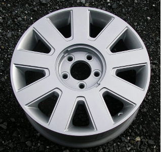 04-05 LINCOLN TOWN CAR ULTIMATE 17x7 Flat 9 Spoke w Covered Lugs SILVER