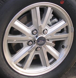 05-09 FORD MUSTANG 16x7 5 V Spoke with Edge C MACHINE/SILVER