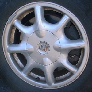00-03 BUICK PARK AVENUE 16x6.5 Soft 8 Spoke w Covered Lugs SILVER, OPT PY0