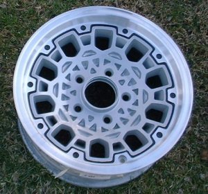 90-93 GMC S15 4X2/SONOMA 15x7 Dished 10 Hole Mesh w Rivets SILVER