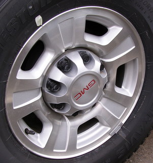 08-14 GMC TRUCK 8 LUG 17x7.5 8x6.5 Dished Grooved 5 Spoke MACH/SILVER, OPT P25