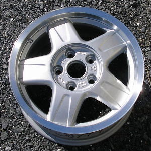 95-97 AUDI S6 15x7 5 Grooved Spokes 4A0601025G SILVER, MACH'D LIP