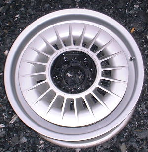 91-94 BMW M5 17x8 3 Piece Fan Style 9059222 RIGHT - FORGED
