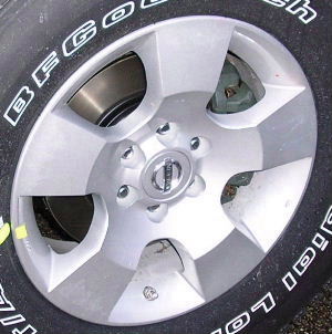 05-12 NISSAN PATHFINDER LE/S/SE/SV 16x7 5 Spoke with Dished Center SILVER, MFR. 1 EARLY