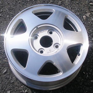 92-93 HONDA ACCORD EX 2DR 15x5.5 6 Spoke with Covered Lugs MACHINE/SILVER