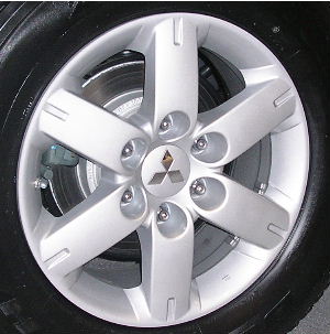 05-06 MITSUBISHI MONTERO LIMITED 17x7.5 Fingerlike 5 Spk, Grooved End SILVER, OPTN RC