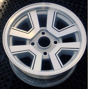 82-85 TOYOTA CELICA 14x7 Dished Grooved Dbl 4 Spoke MACHINE/SILVER