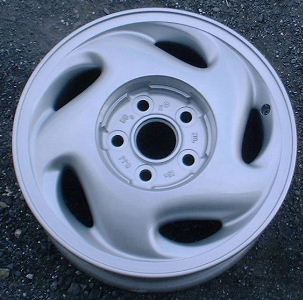 91-97 TOYOTA PREVIA 15x6 Swept 5 Spoke w Covered Lugs RIGHT SILVER