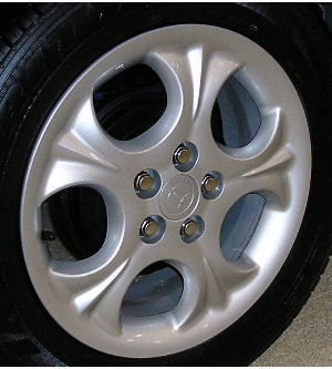 03-07 TOYOTA COROLLA CE/LE 15x6 Flared Spined Soft 5 Spoke SILVER
