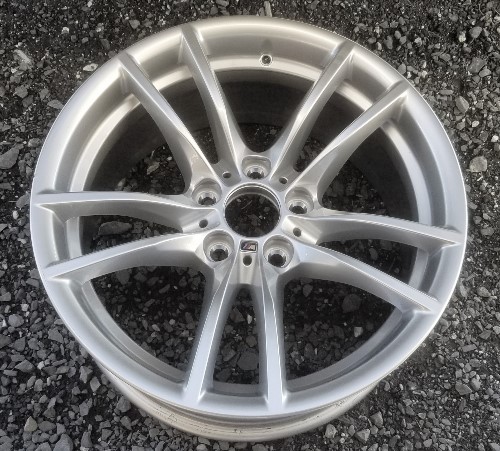 18-19 BMW M2 18x8.5 Double 5 Spoke, Hole in Groove BRILLIANMT FRONT, ST 640M