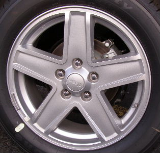 07-13 JEEP COMPASS SPORT 17x6.5 5 Spoke with Raised Edges A MACHINE/SILVER