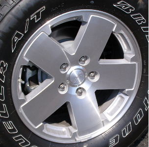 07-11 JEEP WRANGLER UNLIMITED 18x7.5 Flat 5 Spok, Notched in Slots A MC/SILVER SAHARA